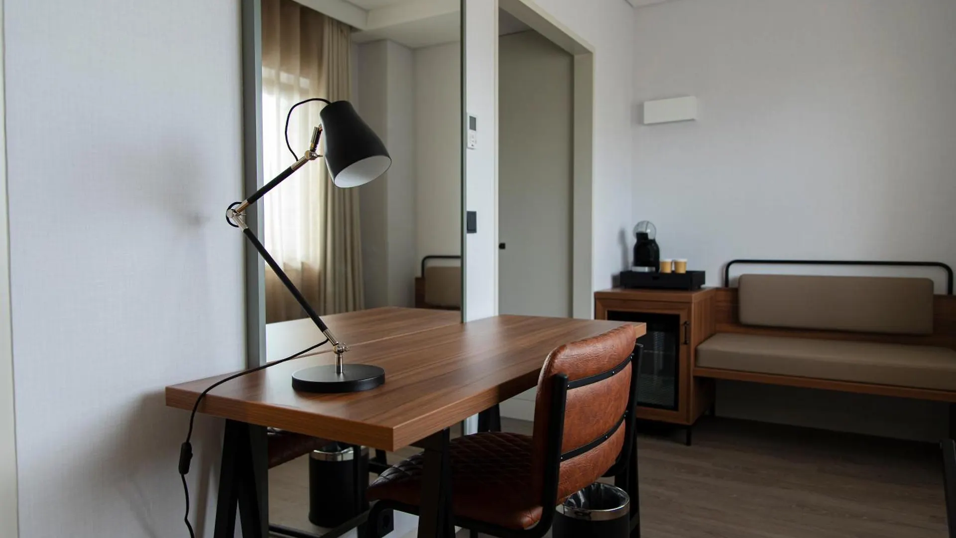 Ibis Styles Lisboa Aeroporto Hotel Prior Velho 4*,